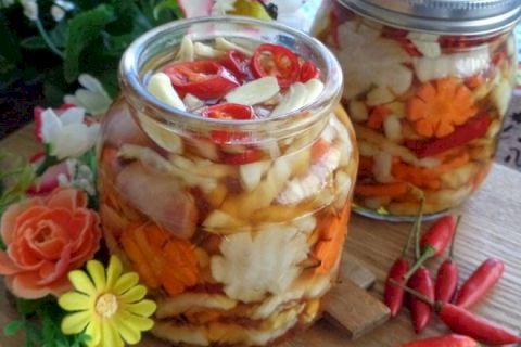 KHÁM PHÁ MÂM CỖ NGÀY TẾT CỦA  NGƯỜI MIỀN TRUNG