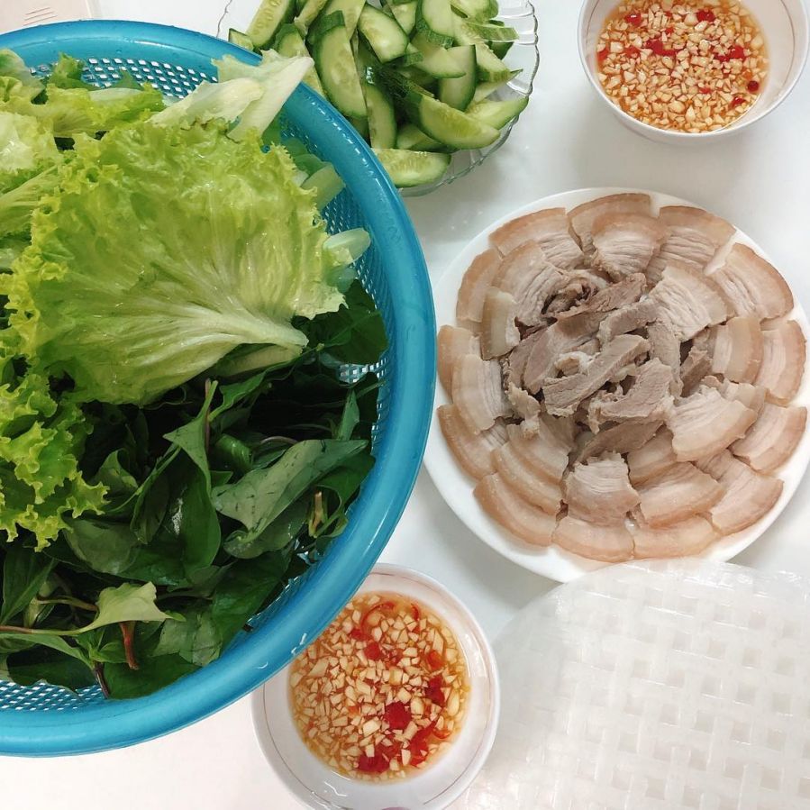 生肉の正しい下ごしらえ：調理前に肉は洗うべき？