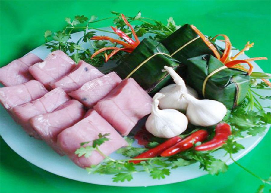 KH&Aacute;M PH&Aacute; M&Acirc;M CỖ NG&Agrave;Y TẾT CỦA  NGƯỜI MIỀN TRUNG