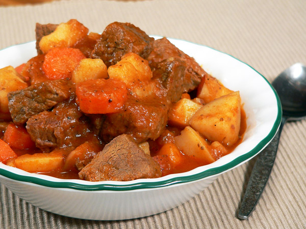 Bò hầm cà rốt