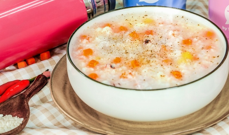Seafood porridge nutritious for the whole family