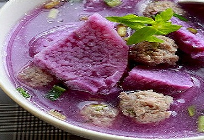 Boiled yam soup with minced meat