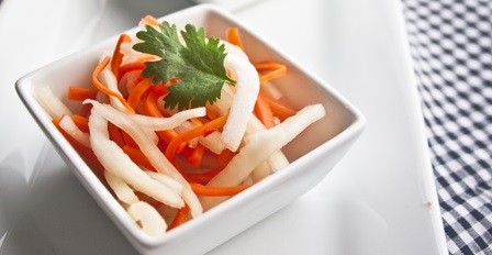 Carrot, sour radish - versatile side dish