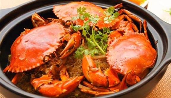 Homemade crab hotpot at home