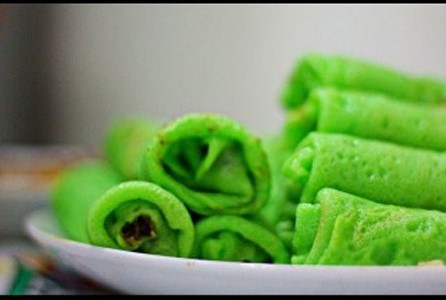 Pandan leaf crepe cake