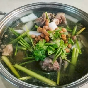 酸辣酸藤叶鸡肉火锅
