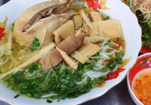 Bún măng gà