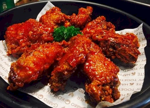 皮パリッと鶏の唐揚げピリ辛ソース