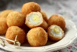 Irresistible Breaded Fried Quail Eggs