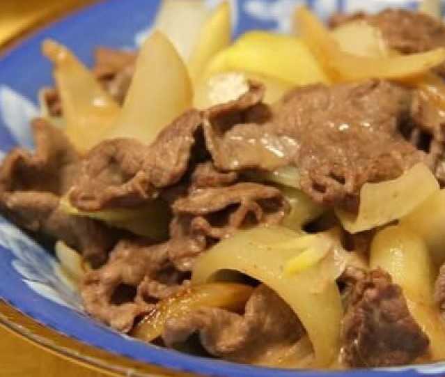 Bò xào hành tây truyền thống