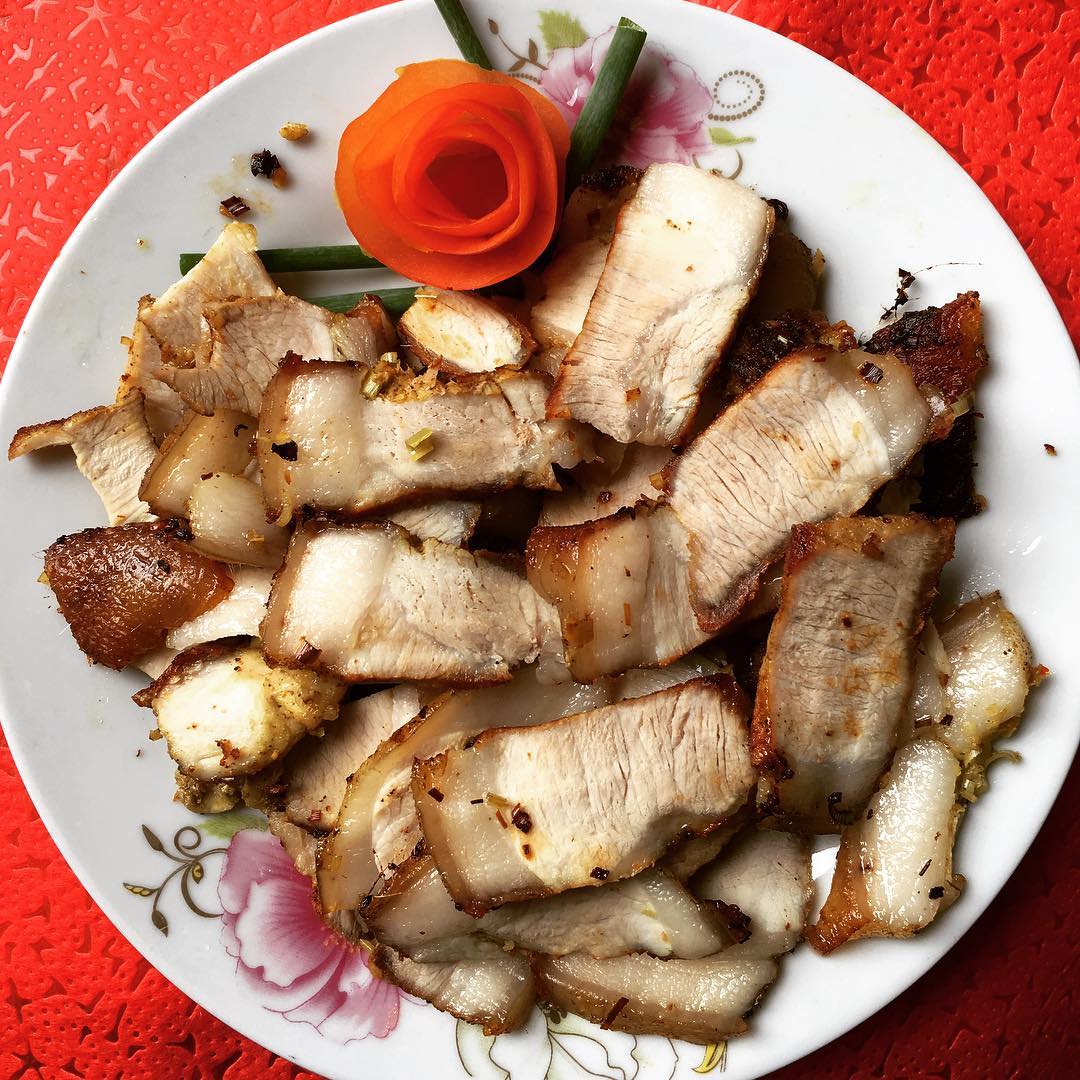 Thịt ba chỉ áp chảo cay