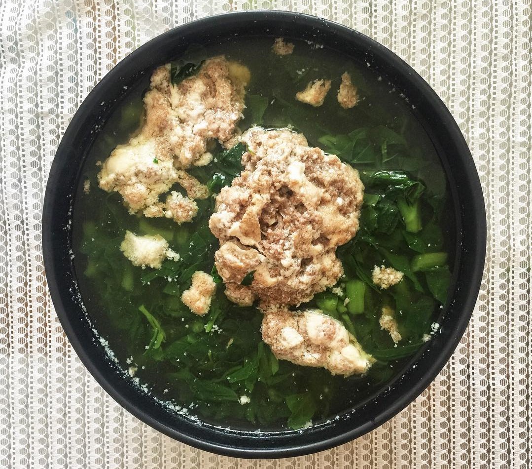 Crab soup with spinach