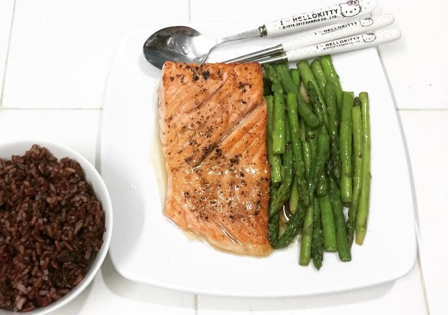 Salmon with pepper sauce
