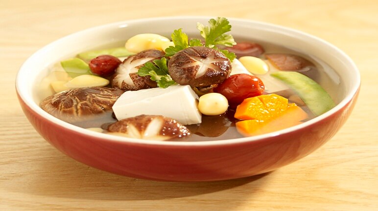 Mushroom chicken soup