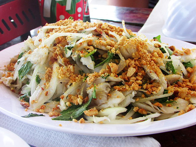 Salad with shellfish