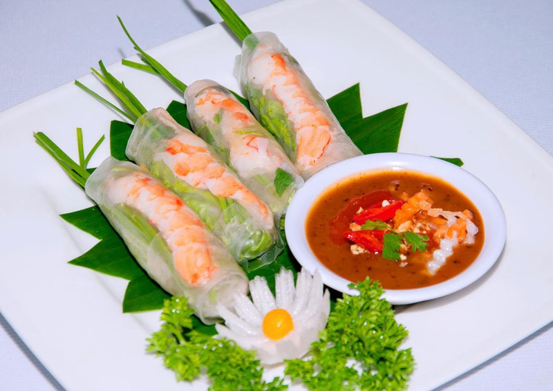 Shrimp and shrimp rolls