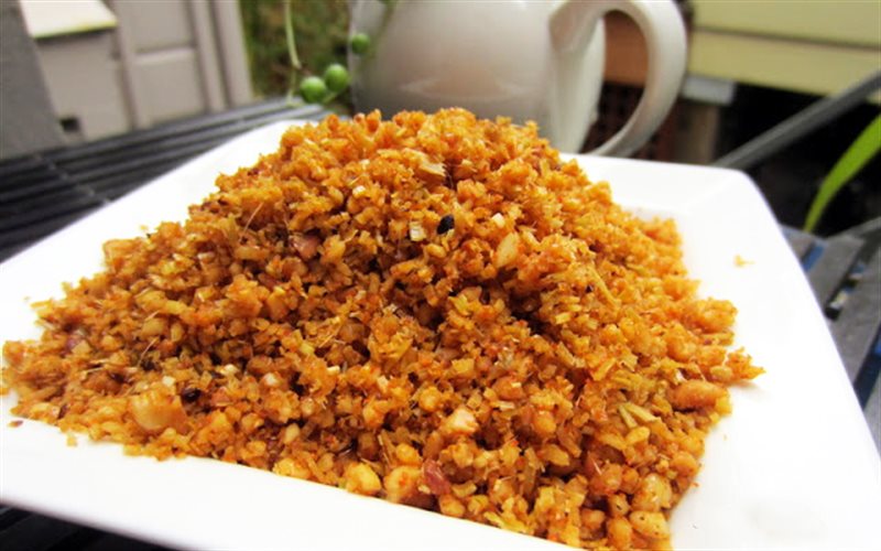 Muối sả ớt trộn với đậu phộng chay