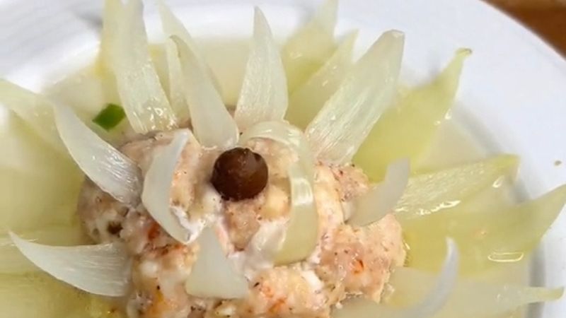 Tôm hấp liên hoa
