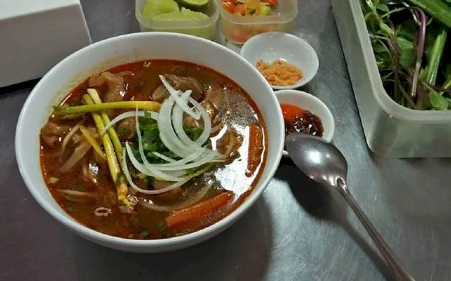 Những m&oacute;n ăn s&aacute;ng l&agrave;m n&ecirc;n t&ecirc;n tuổi trong l&ograve;ng người d&acirc;n Việt Nam