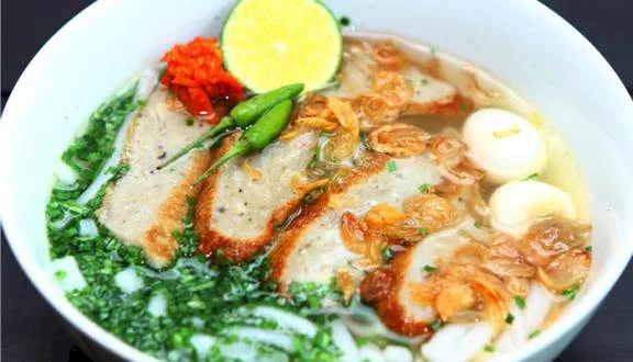Authentic Nha Trang Banh Canh with Fish Cakes