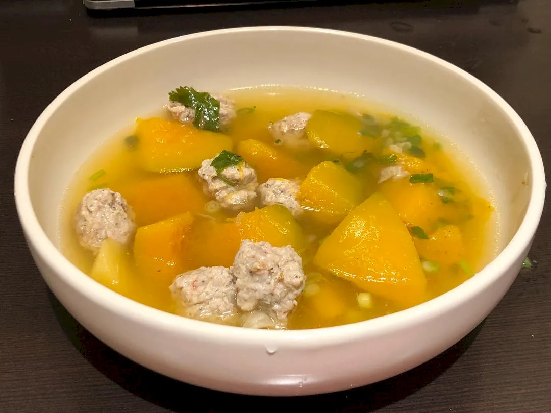 Canh bí thịt viên