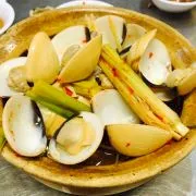 Thai-Style Lemongrass Steamed Clams