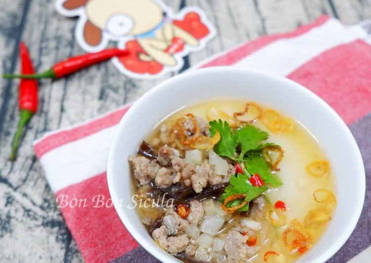 Hot Banh Duc (Savory Rice Pudding)